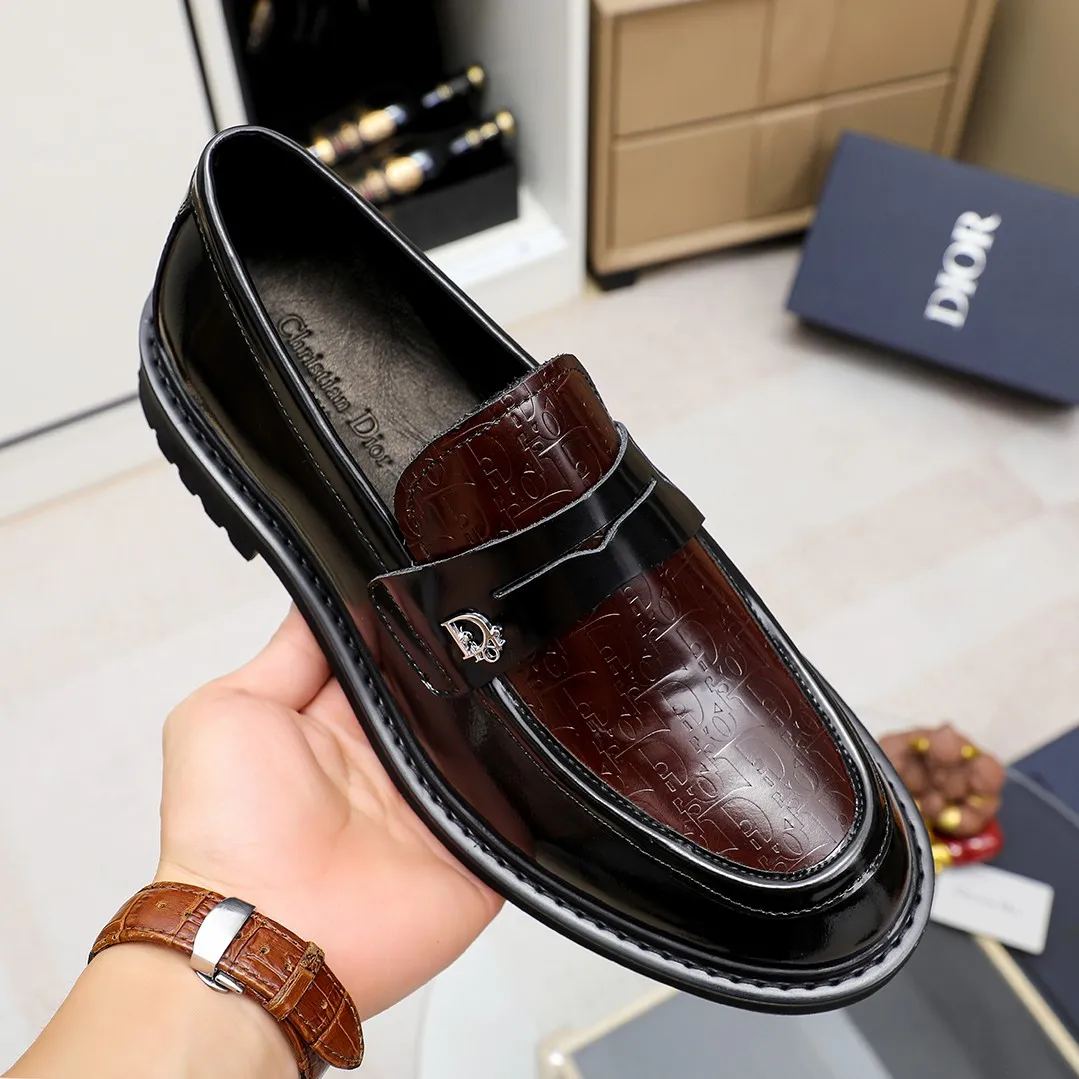 Men's shoes 💰520🕷️🕷️[Dior] Dior's new casual men's shoes are launched in Hong Kong counters. Official website 1:1 production. Italian woven cowhide + water-dyed 🐂 leather lining. Designed by European and American masters. Perfect shape to create counter quality, solid color rubber wear-resistant outsole and classic dazzling toe! Super versatile and very comfortable. High-end without losing taste, fashionable and novel! ! Absolute focus! 8 colors available! Code number 38-45……